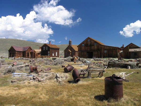 Five-Of-The-World’s-Most-Mystifying-Ghost-Towns_15-@-GenCept